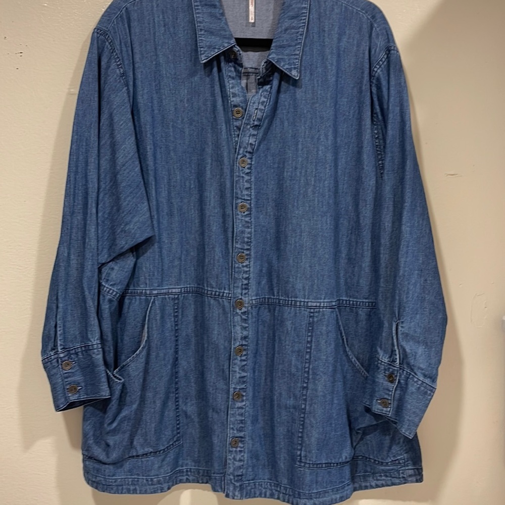 Free People shirt. Small